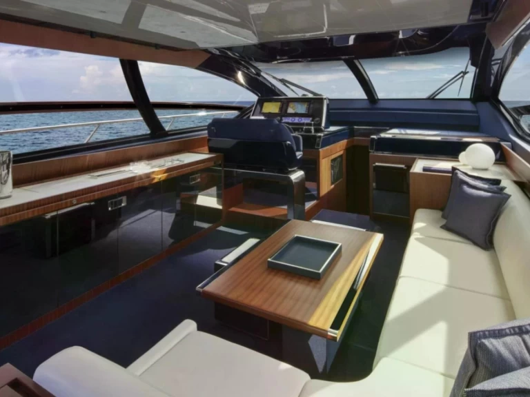 Yacht charter Saint-Tropez billig Rebel 66