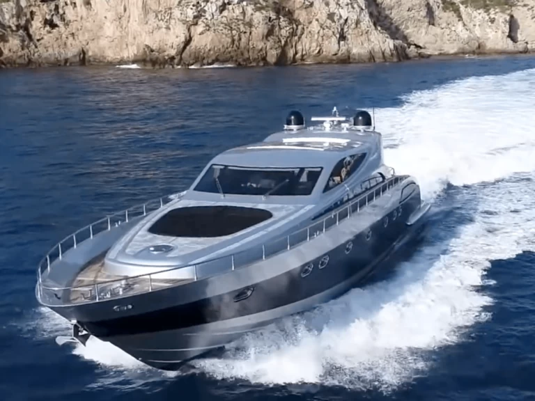 Alfamarine 78 charter bareboat eller skeppad i Saint-Tropez