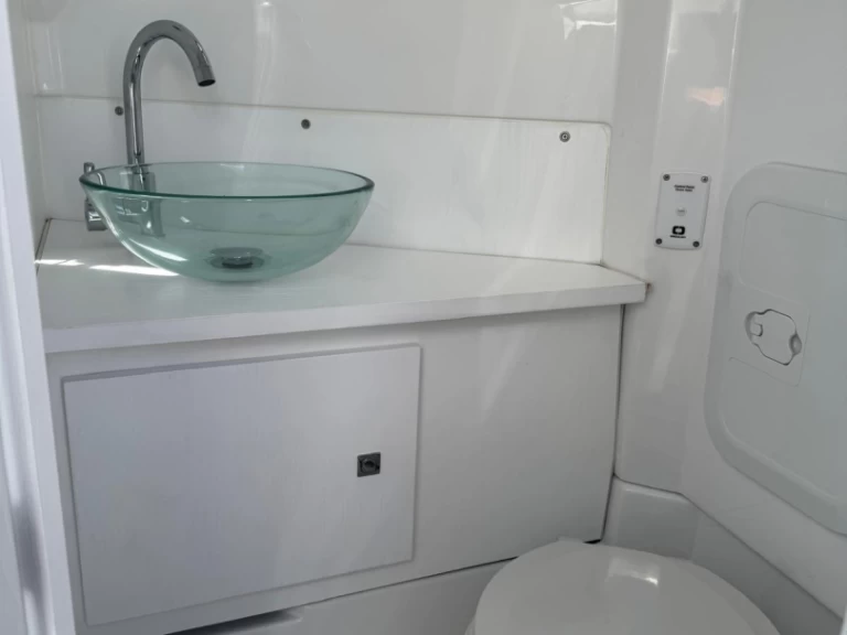 Uthyrning RIB i Poltu Quatu - Mar-Co E-Motion 29