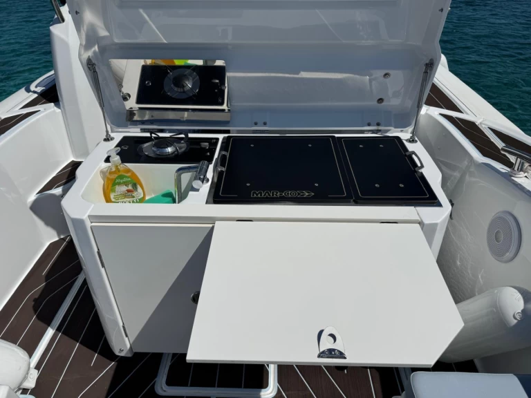 Hyra RIB med eller utan skeppare Mar-Co Poltu Quatu 