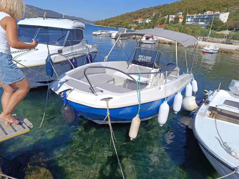Uthyrning Motorbåt  i Trogir  - Cantiere Nautico Speedy Cayman 585