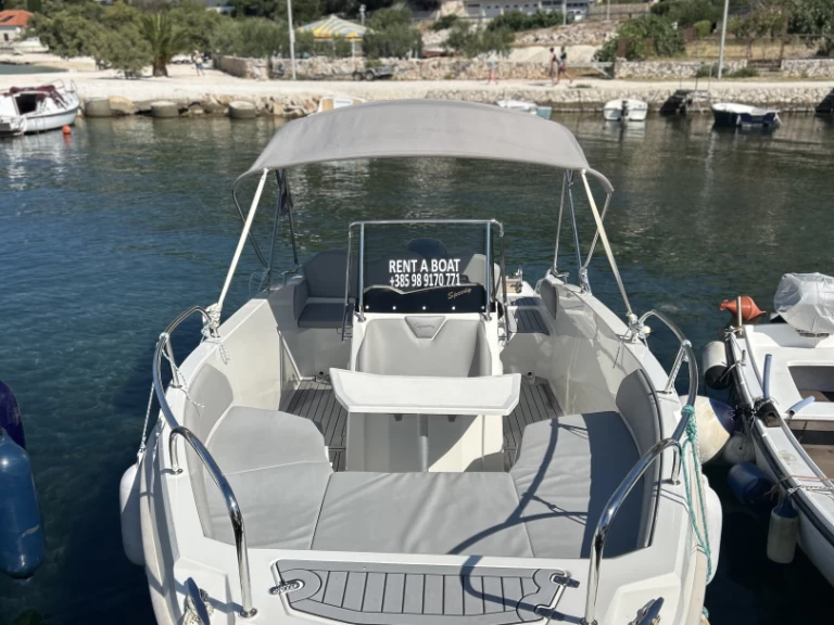 Båtuthyrning Cantiere Nautico Speedy Cayman 585 i Trogir  på Samboat 