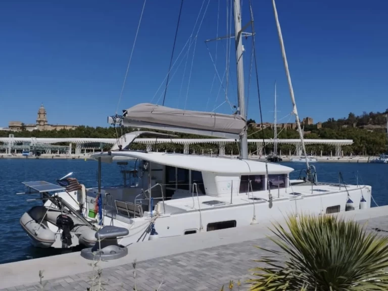 Lagoon Lagoon 400 charter bareboat eller skeppad i Palma de Mallorca