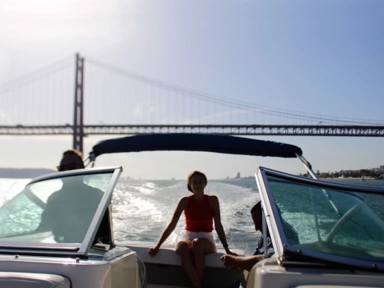 Uthyrning Motorbåt  Sea Ray med en båtlicens 