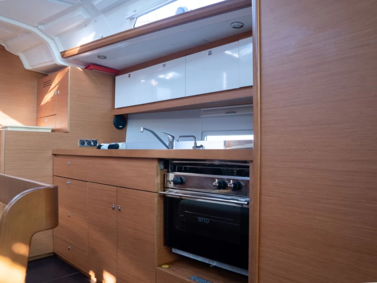 Dufour Dufour 430 Grand Large charter bareboat eller skeppad i Alimos