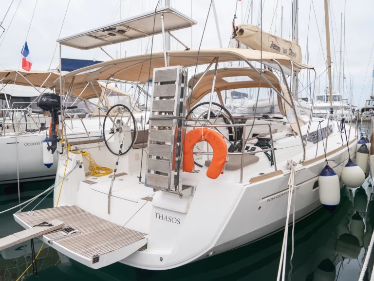 Hyr en Jeanneau Sun Odyssey 479 Alimos 