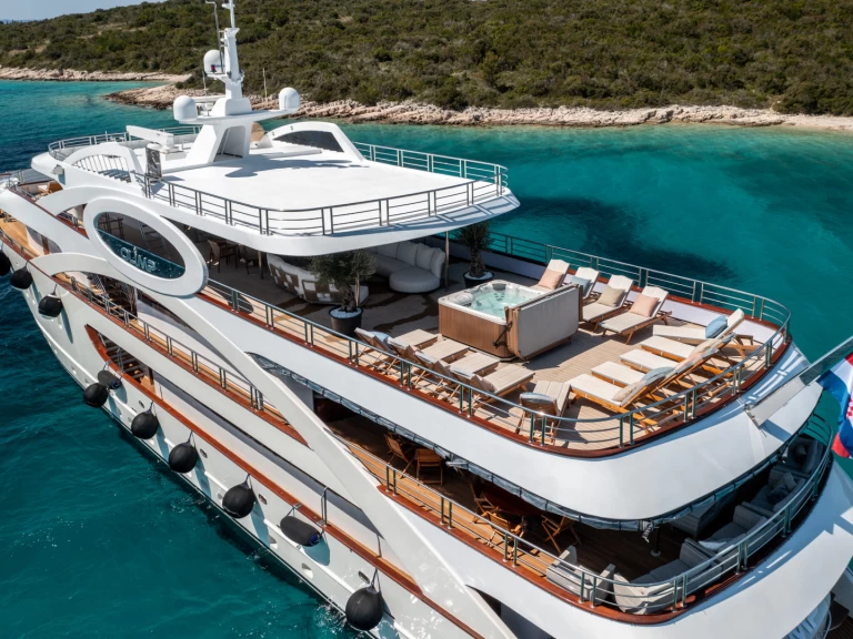 Custom Made Olimp charter bareboat eller skeppad i Split 