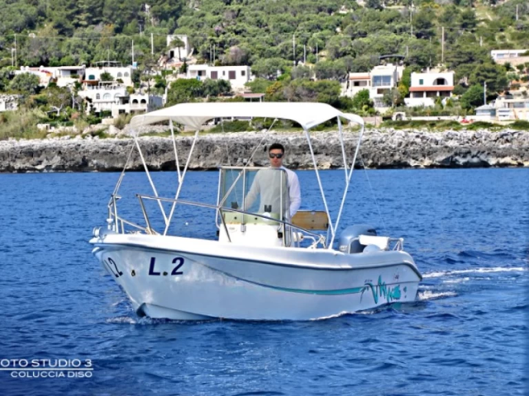Yacht charter Marina di Andrano billig 5,50