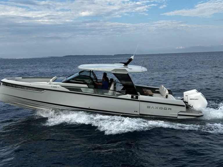 Uthyrning Motorbåt  Saxdor med en båtlicens 