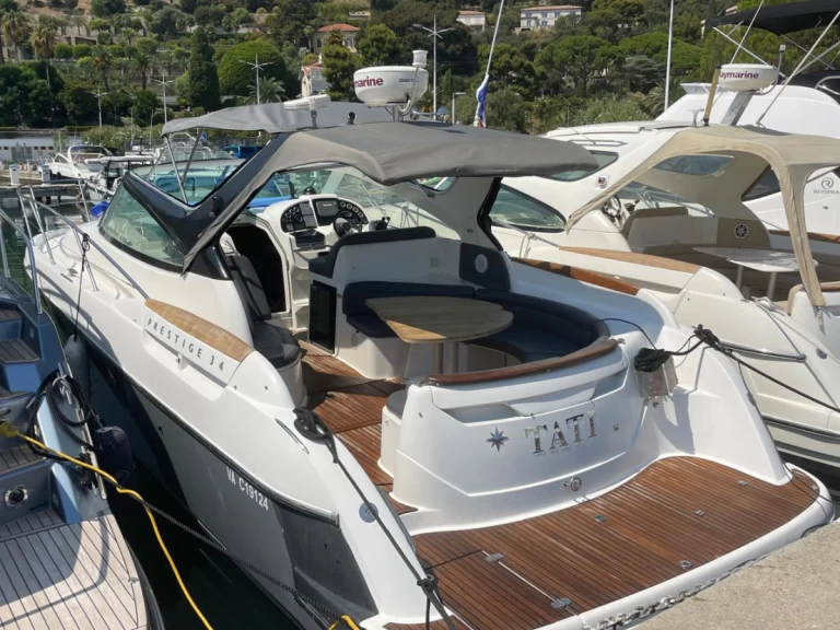 Yacht charter Beaulieu-sur-Mer billig Prestige 34 Open
