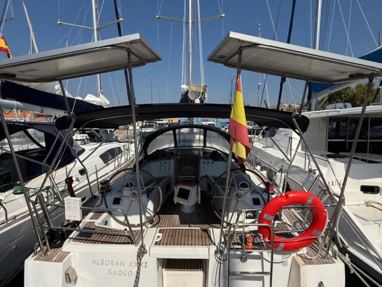 Yacht charter Palma de Mallorca billig Oceanis 43