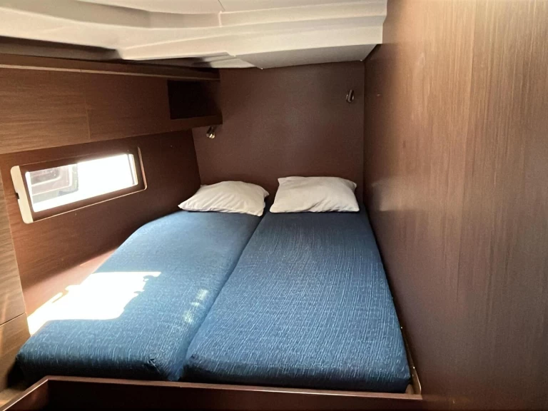 Uthyrning Segelbåt  Bénéteau med en båtlicens 