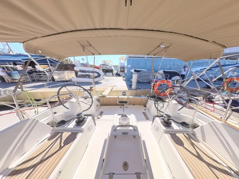 Yacht charter Palma de Mallorca billig Sun Odyssey 490