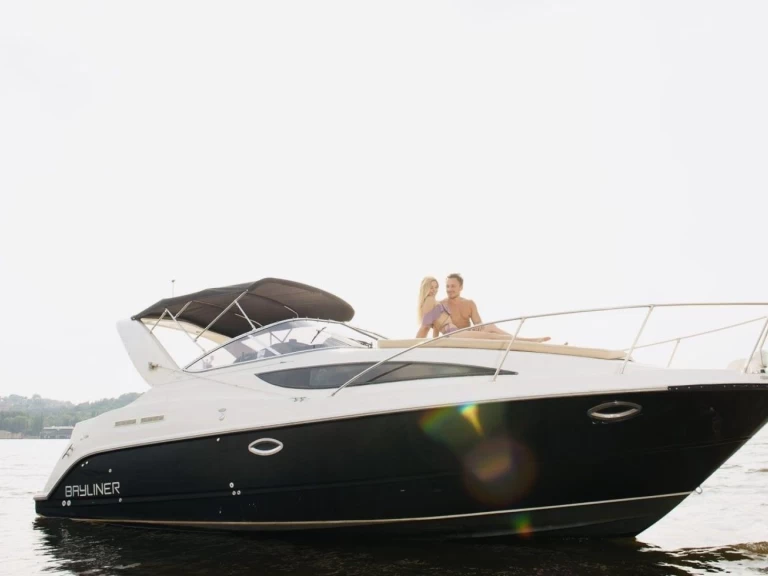 Hyra Motorbåt  med eller utan skeppare Bayliner Vieux Port de Cannes 