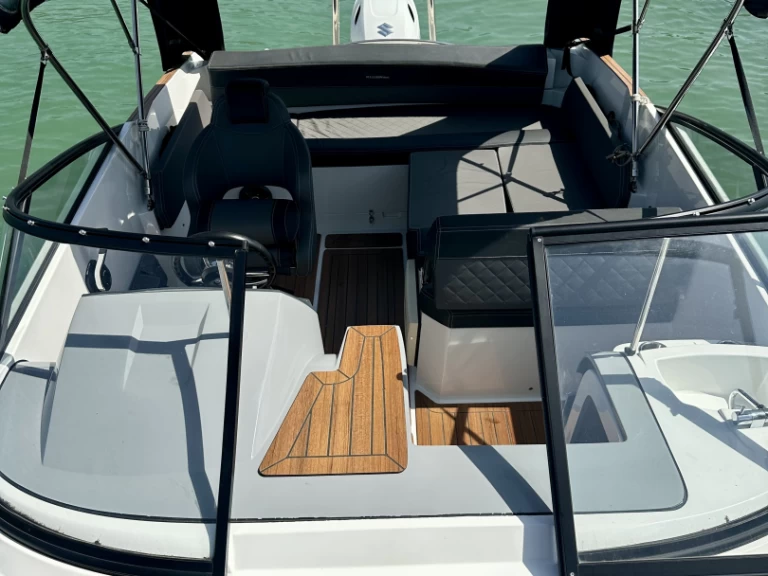 Motorbåt  för uthyrning Aix-les-Bains till det bästa priset 