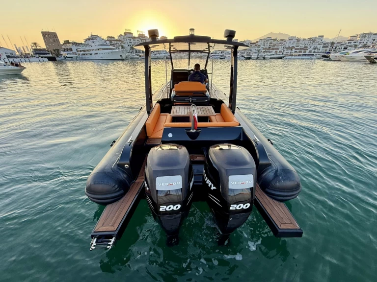 Tormenta 960 - Hermès Edition charter bareboat eller skeppad i Puerto Banús