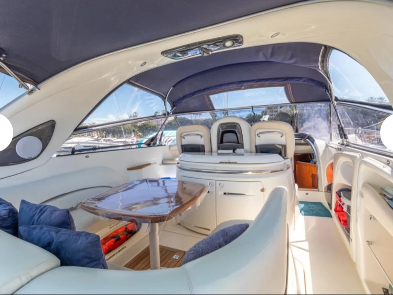 Hyra Motorbåt  med eller utan skeppare Cranchi Blanes 