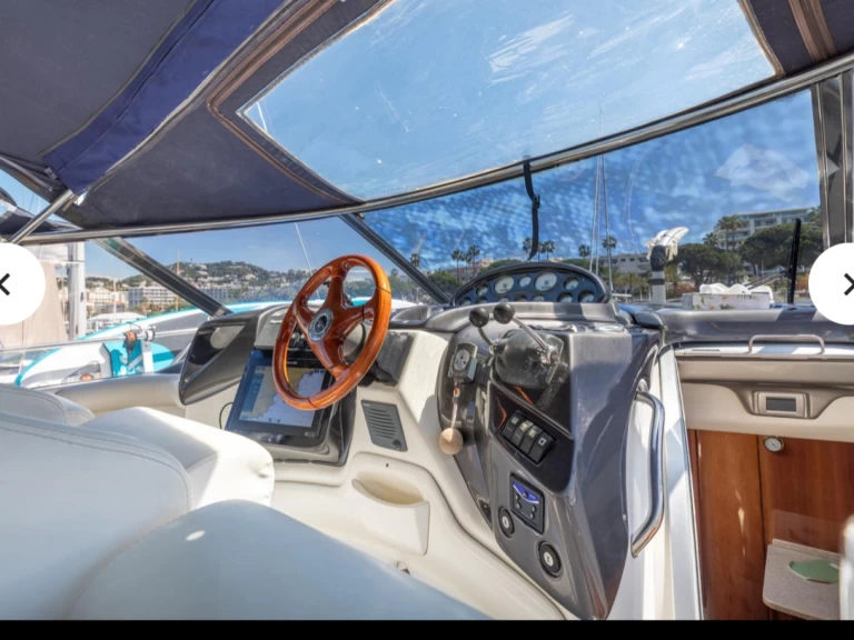 Uthyrning Motorbåt  Cranchi med en båtlicens 