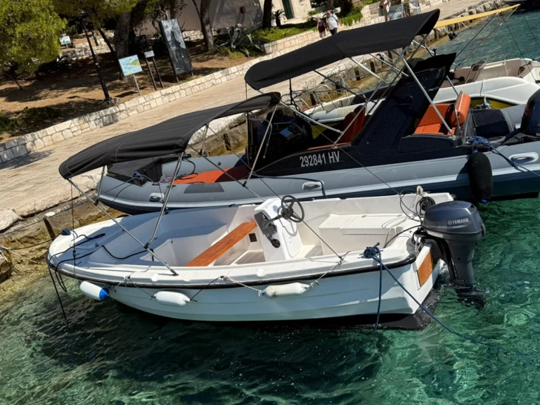 Båtuthyrning Adria Adria10 i Hvar på Samboat 