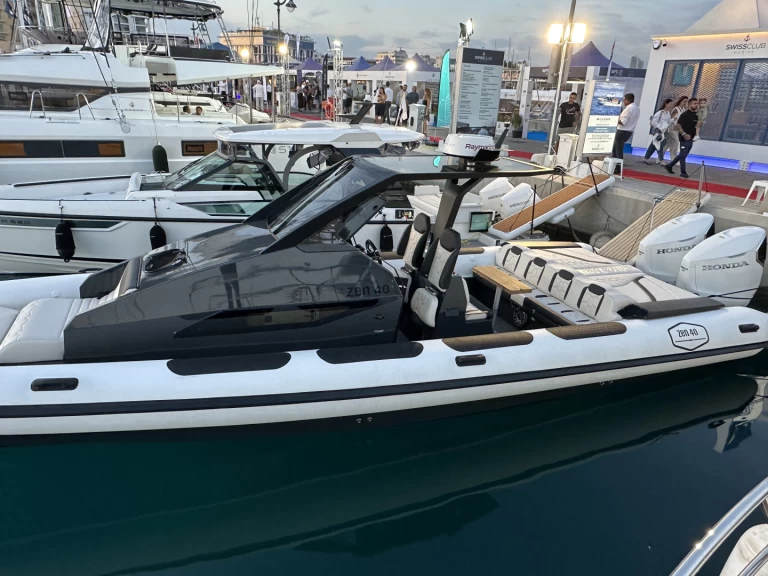 Båtuthyrning Zen ZEN 40 - Mod. 2026 i Antiparos på Samboat 