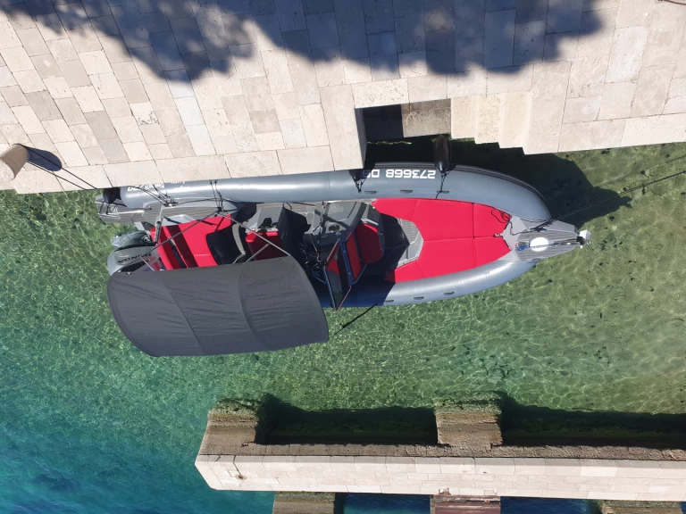 Hyr en Marlin Boat 790 Pro Dynamic Marina Frapa Dubrovnik 