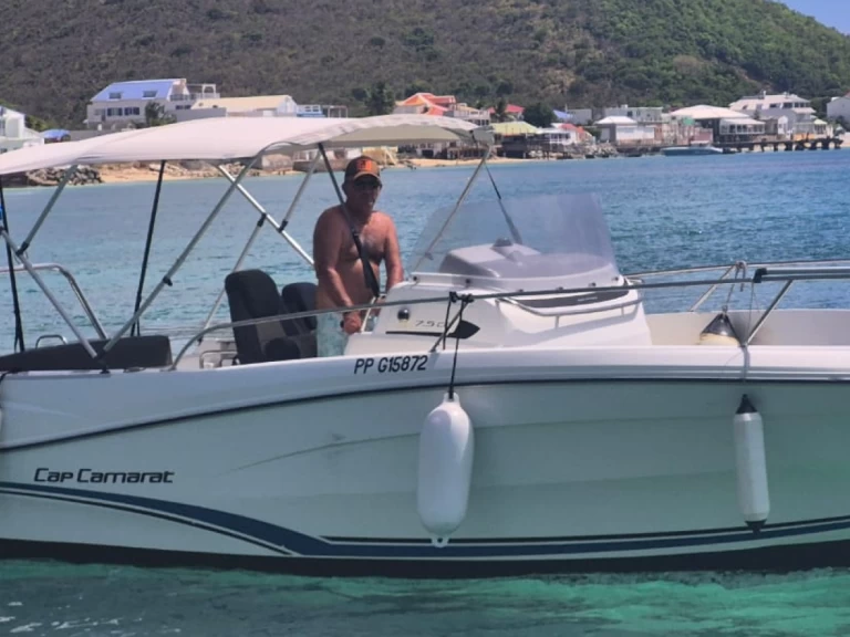 Hyr en Jeanneau Cap Camarat 7.5 CC Serie 2 Marigot 