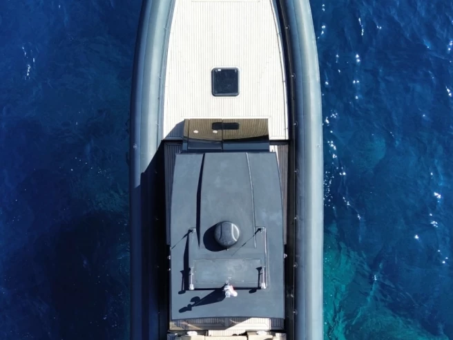 Hyr en Sea Water Phantom 400 Hyeres 