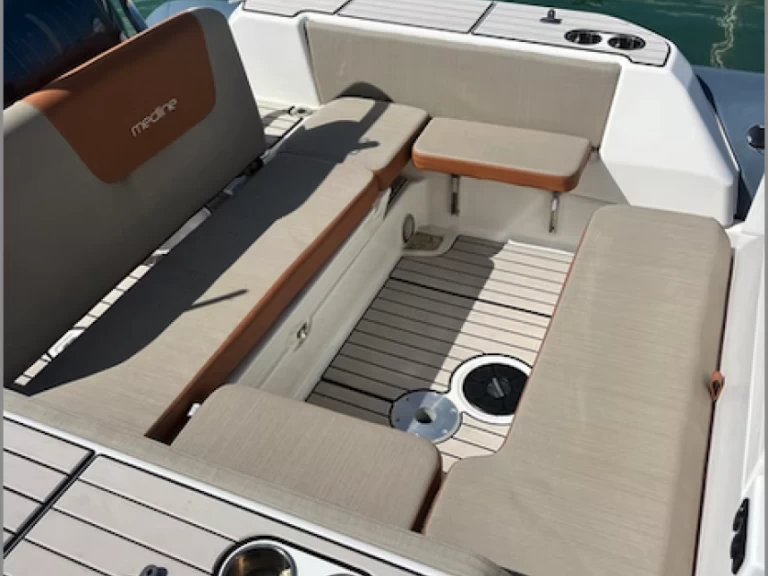 Zodiac Medline 7.5 charter bareboat eller skeppad i Marseille