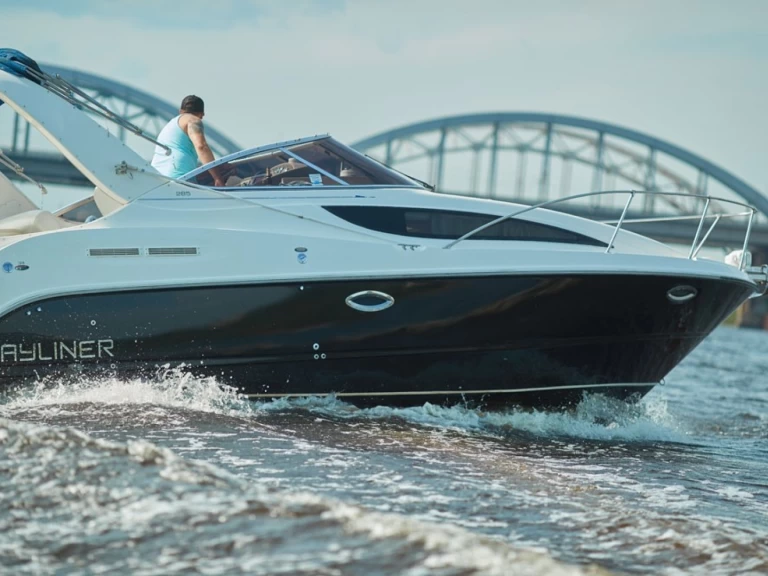 Båtuthyrning Bayliner Bayliner 285 Cruiser i Vieux Port de Cannes på Samboat 