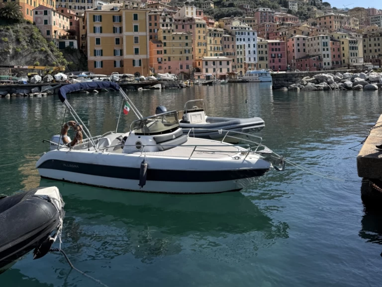 Marino Gabry charter bareboat eller skeppad i Camogli