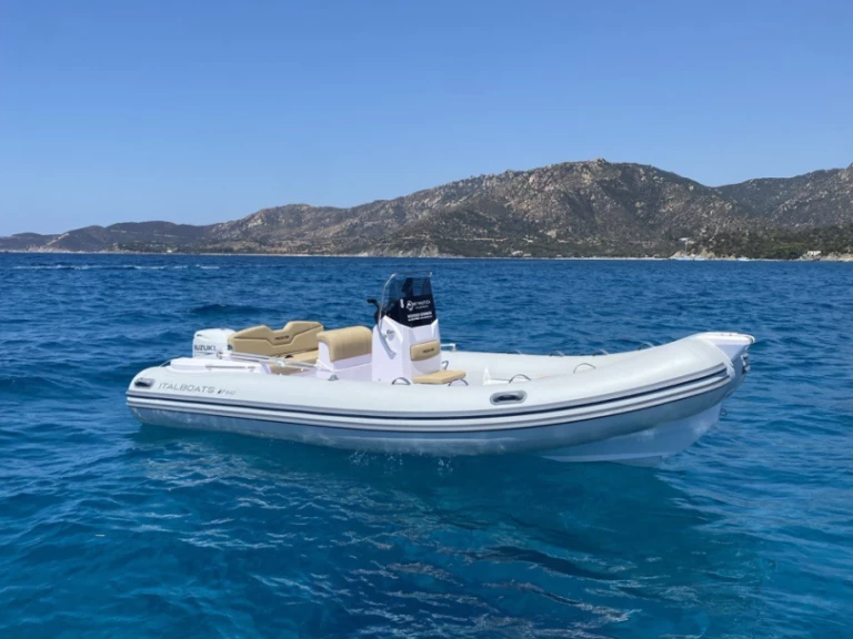 Italboats Predator 540 charter bareboat eller skeppad i Villasimius