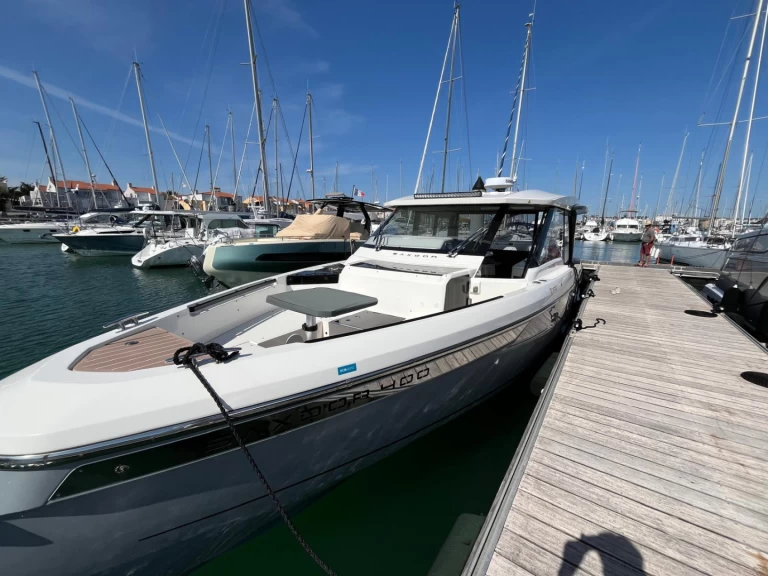 Uthyrning Motorbåt  Saxdor med en båtlicens 