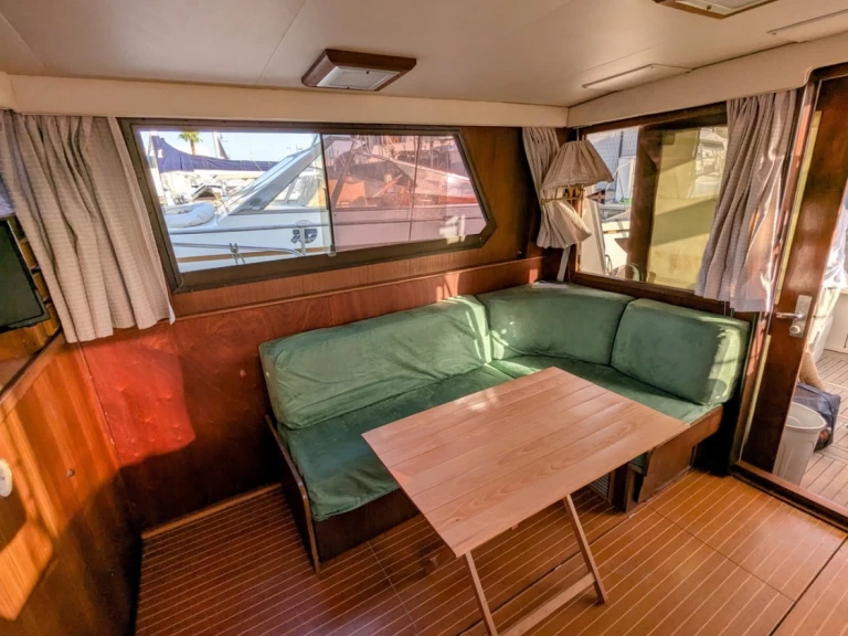 Hyr en Hatteras Hatteras 36 Convertible Salerno 