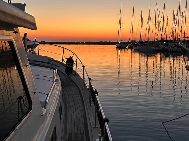 Hyr en Menorquin-Yachts Menorquin yacht 160 fly  Marzamemi 