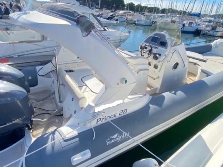 Nuova Jolly Prince 28 charter bareboat eller skeppad i Portimão