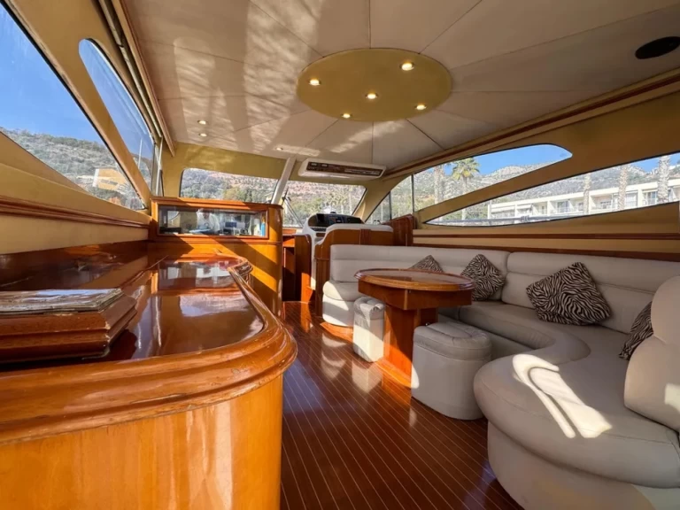 Hyra Motorbåt  med eller utan skeppare Doqueve Puerto Banús 