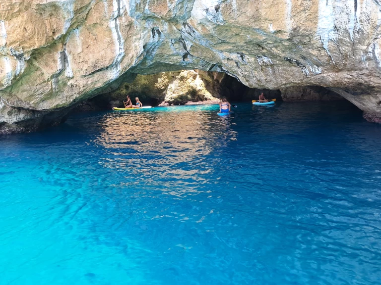 Yacht charter Gaeta billig Walkaround 630