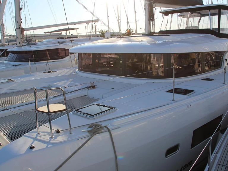 Uthyrning Katamaran  Lagoon med en båtlicens 