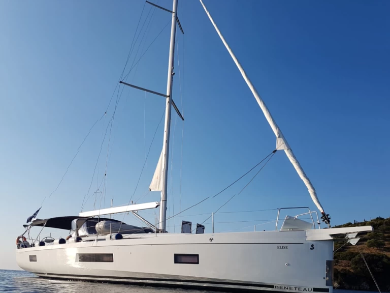 Bénéteau Oceanis 51.1 charter bareboat eller skeppad i Paros (ostrov)