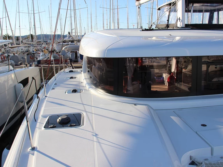 Uthyrning Katamaran  Lagoon med en båtlicens 