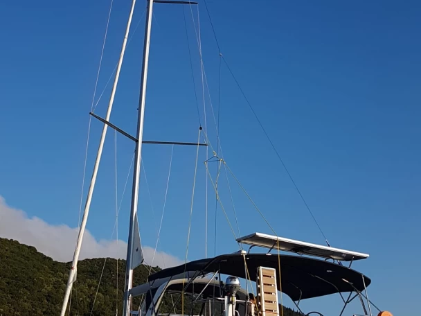 Bénéteau Oceanis 51.1 charter bareboat eller skeppad i Paros (ostrov)