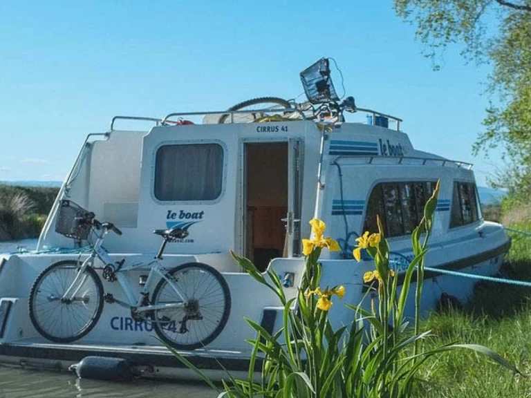 Motorbåt  för uthyrning Hesse till det bästa priset 