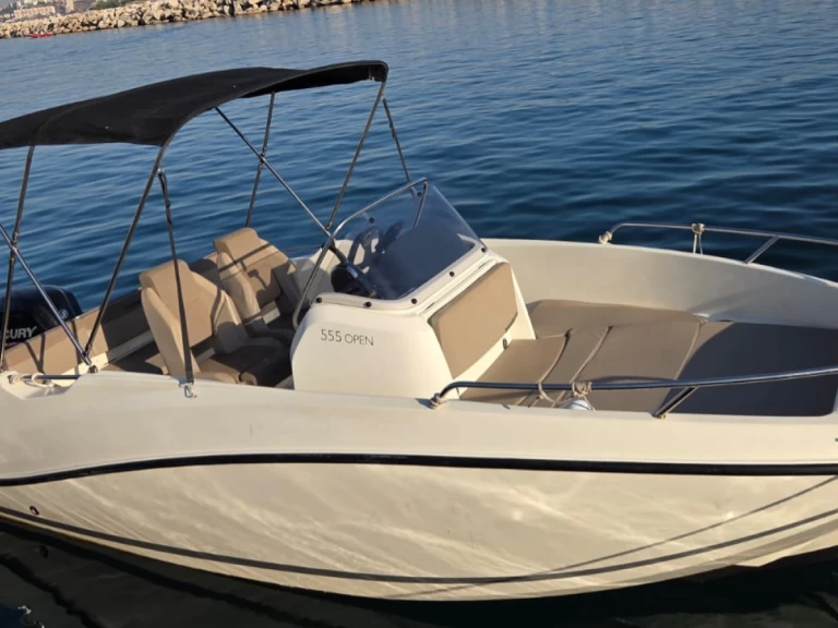 Quicksilver Activ 555 Open Edition Smart charter bareboat eller skeppad i Marseille