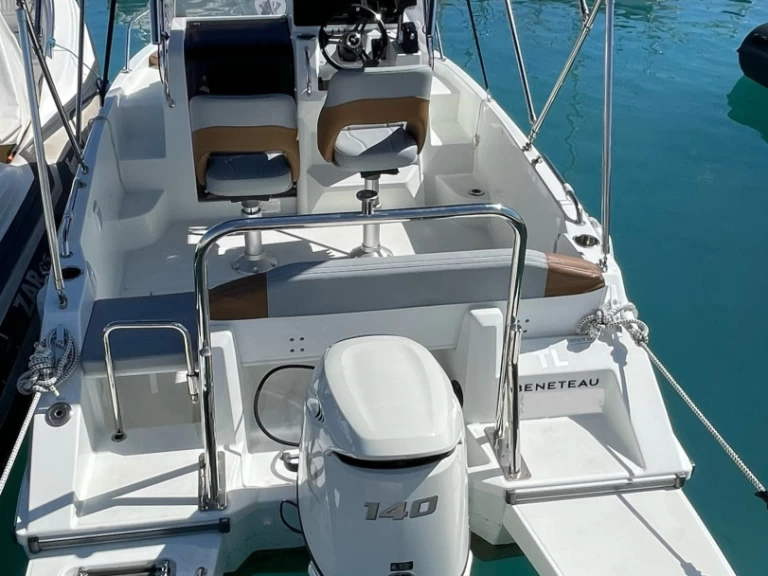 Uthyrning Antibes - Bénéteau Flyer 6 SUNdeck av Samboat 