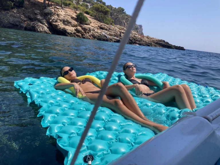 Cap 400 charter bareboat eller skeppad i Port d'Andratx