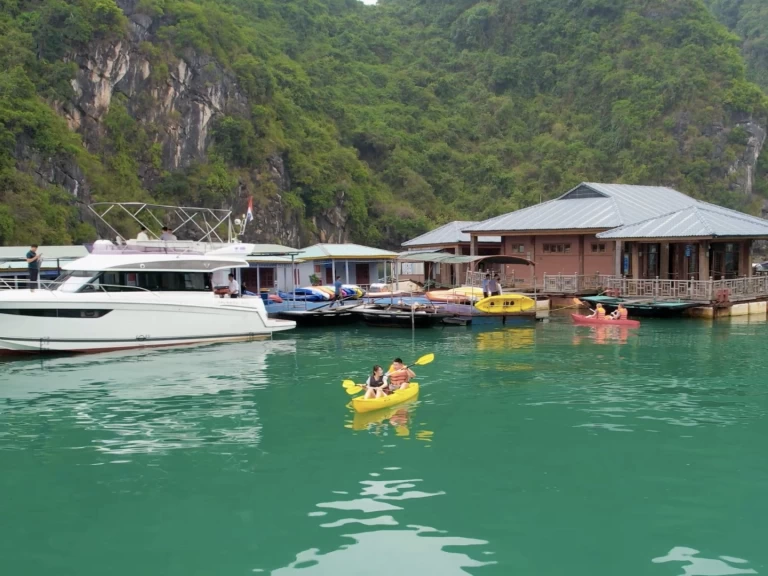 Uthyrning Hạ Long - Jeanneau Velasco 43 Fly av Samboat 