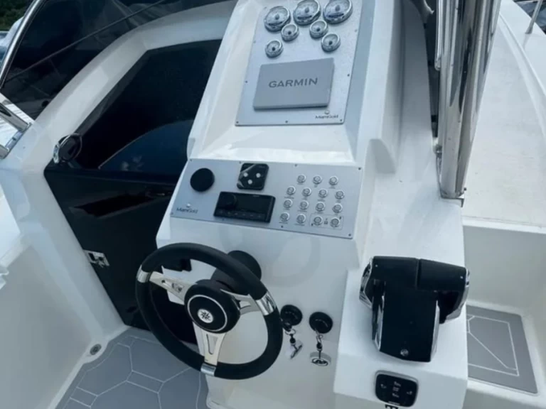 Hyra Motorbåt  med eller utan skeppare MIAMI GOLD  Neapel 