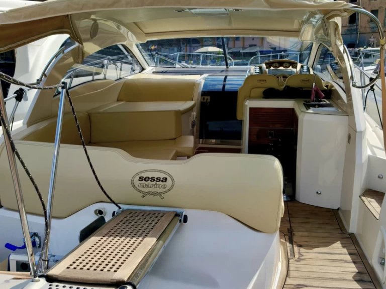 Hyr en Sessa Marine C38 Neapel 