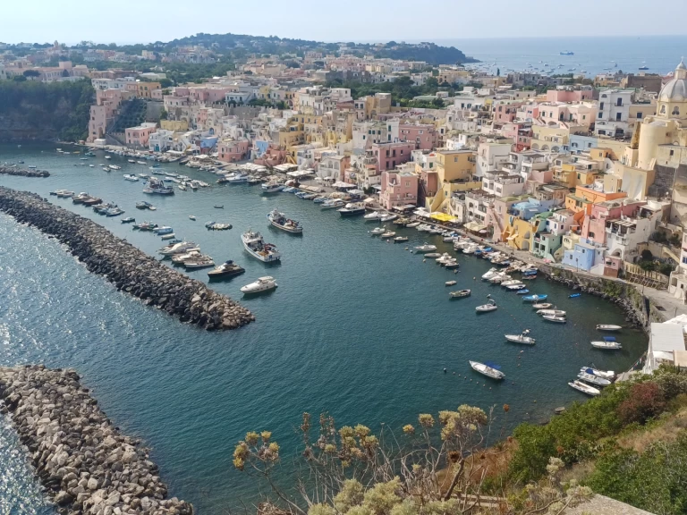 Yacht charter Neapel billig Cadet