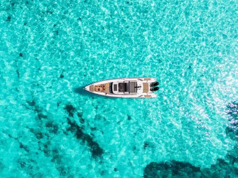 Uthyrning Zaton - Axopar Axopar 37 Sun-Top av Samboat 